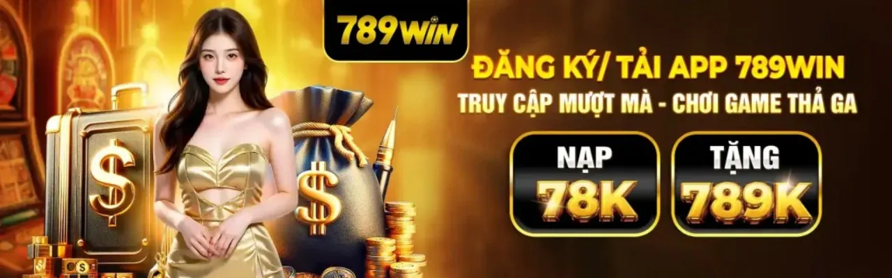 Bàn Baccarat sang trọng với các lá bài và chip, thể hiện không khí sòng bạc trực tuyến chuyên nghiệp